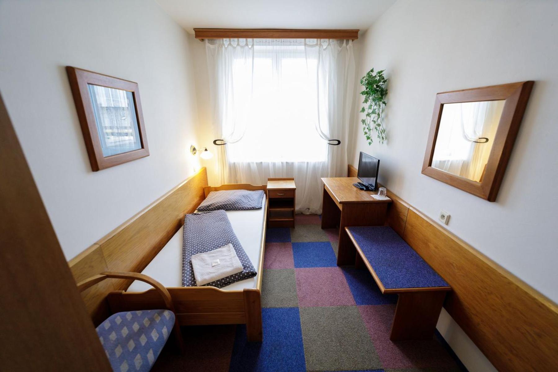 Hotel Peliny Chocen Exterior photo